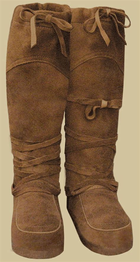 Mukluk ely mn - The word “mukluk" comes from the Yupik word (maklak) for the bearded seal. Today, people often use the word “mukluks" to refer to any type of soft boot made to be worn in cold weather. Modern “mukluks" sometimes look a lot like high-top sneakers. Traditional mukluks were very light and allowed hunters to move quietly.